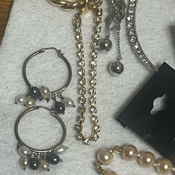 30 Piece Jewelry Lot - Picture 3 of 16
